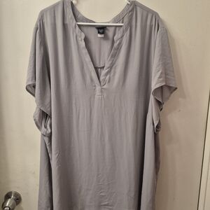 torrid Light Gray Short Sleeve V-Neck Tunic
